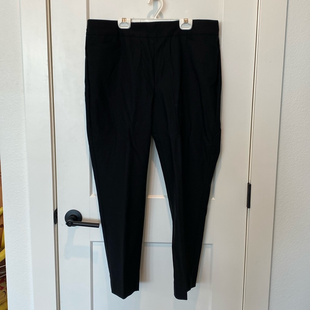 Chico’s Pull on Black Stretch Pants.